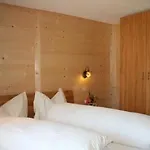 فندق والدراند لينك